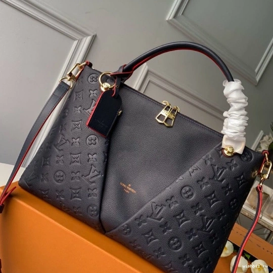 WIS V MM VUITTON LOUIS TOTE 0108
